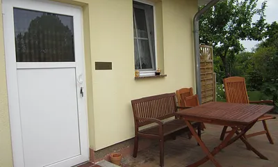 Bequeme Sitzgruppe direkt vor der Haustür