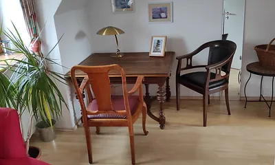Wohnzimmer mit Esstisch