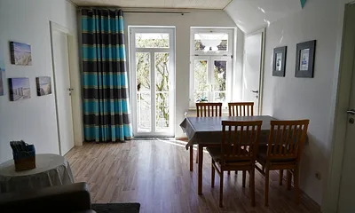 Esszimmer mit Leseecke