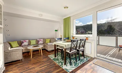 helles und gemütliches Wohnzimmer