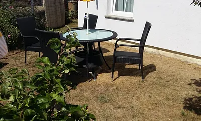 Sitzecke mit Grillecke Sonne bis spät abends