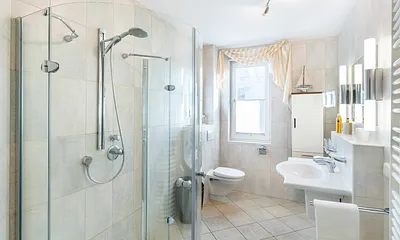 Bad mit Joop Halbrunddusche