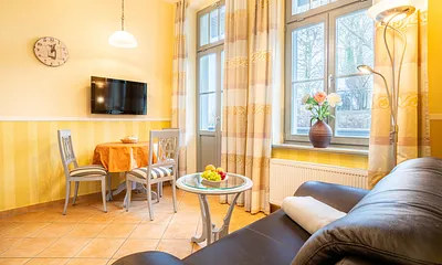 Schlafzimmer mit Doppelbett