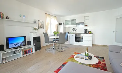 Wohnzimmer mit Küchenzeile