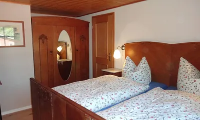 Doppelbett im Schlafzimmer