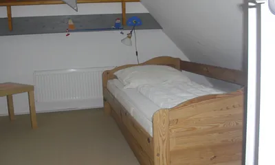 Kinderschlafzimmer mit 2. Bett zum Herausziehen