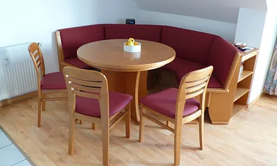 In der bequemen Essecke findet jeder seinen Lieblingsplatz