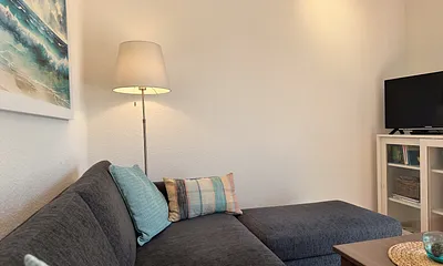 LESEN, FERNSEHEN UND ENTSPANNEN