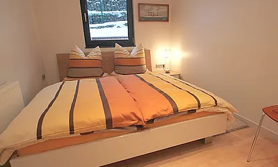 Schlafzimmer mit Schrank