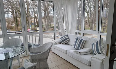 Blick in den Park = Leseplatz