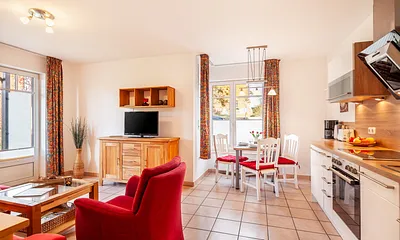 Wohnraum mit Küchenzeile