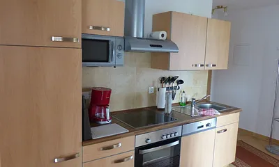 Einbauküche mit Geschirrspüler