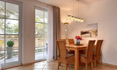 Essbereich mit Balkon