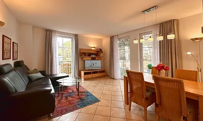 Wohnzimmer mit Essbereich