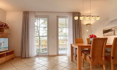 Wohnzimmer mit Essbereich