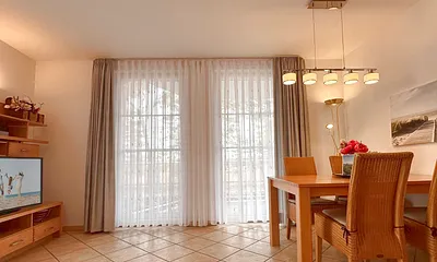 Wohnzimmer mit Essbereich