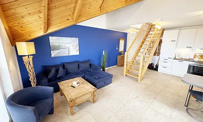 gemütliche Couch mit Sessel