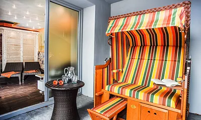 Sauna - Außenbereich mit Strandkorb