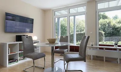 Wohnzimmer mit Esstisch