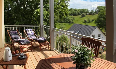 Balkon mit Balkonmöbel