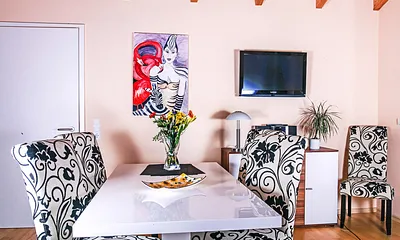 Wohnzimmer mit Esstisch