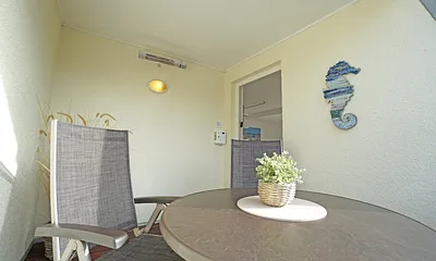 Loggia mit Heizstrahler (Münzbetrieb)