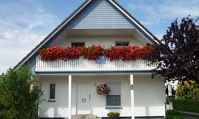 Haus Vorderseite, Parkplatz