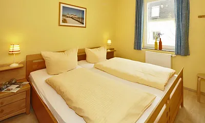 Doppelbett im Schlafzimmer