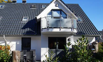 Die Aussenansicht mit Südwestterrasse