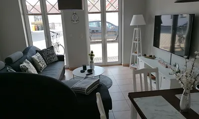 Küchenbereich mit ausziehbaren Tisch