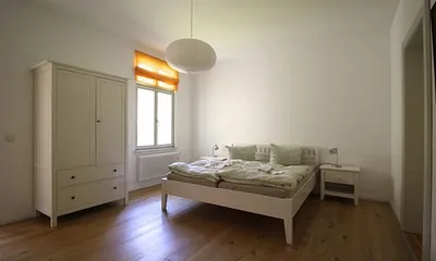 Schlafzimmer 1 mit Doppelbett 1,80 m breit