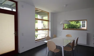 Essplatz/Küche mit Blick auf die Terrasse