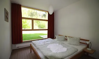 Schlafzimmer 1 mit Doppelbett