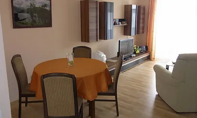 Essecke im Wohnzimmer.