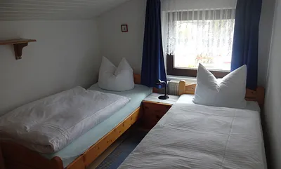 Schlafzimmer 1