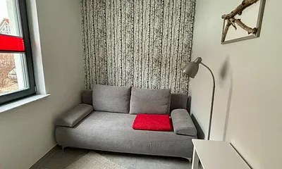 Das zweite Schlafzimmer. Das Sofa ist auf 1.50 m ausklappbar