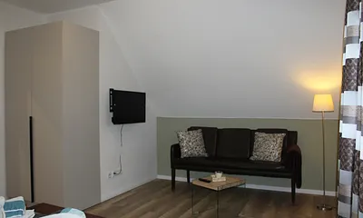 Couch und Fernseher, Zimmer 2