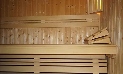 Bad unten mit Sauna, WC und Dusche