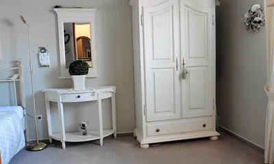 Separates Zimmer Kleiderschrank