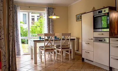 Küchenbereich  und Essecke