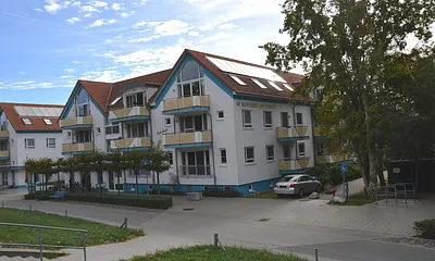 Straßenansicht Wohnanlage