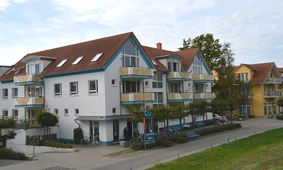 Seitenansicht mit Balkon