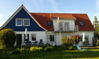  Ferienhaushälfte mit Terrasse, links