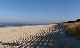 Strand (morgens geharkt)