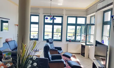 Komfortable Einrichtung mit Sitzmöbeln aus Leder