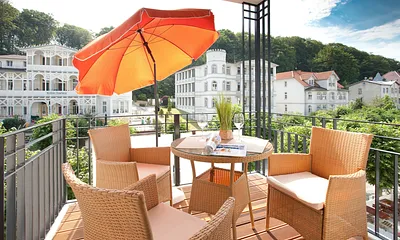 Balkon über der bezaubernden Wilhelmstraße