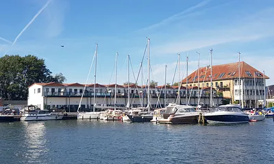 Außenansicht - Lage unmittelbar am Wasser, maritimes Ambiente