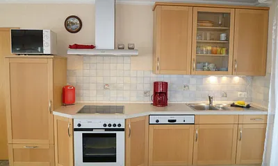 Hochwertige und moderne Küche, Birke furniert, Vollausstattung