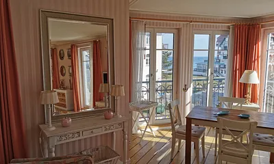 Maritimer Essbereich 