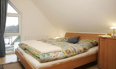 Schlafzimmer I mit Doppelbett 180 cm x 200 cm 